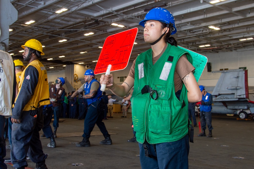 USS Ronald Reagan (CVN 76) conducts a fueling-at-sea and replenishment-at-sea with USNS Rappahannock (T-AO 204)