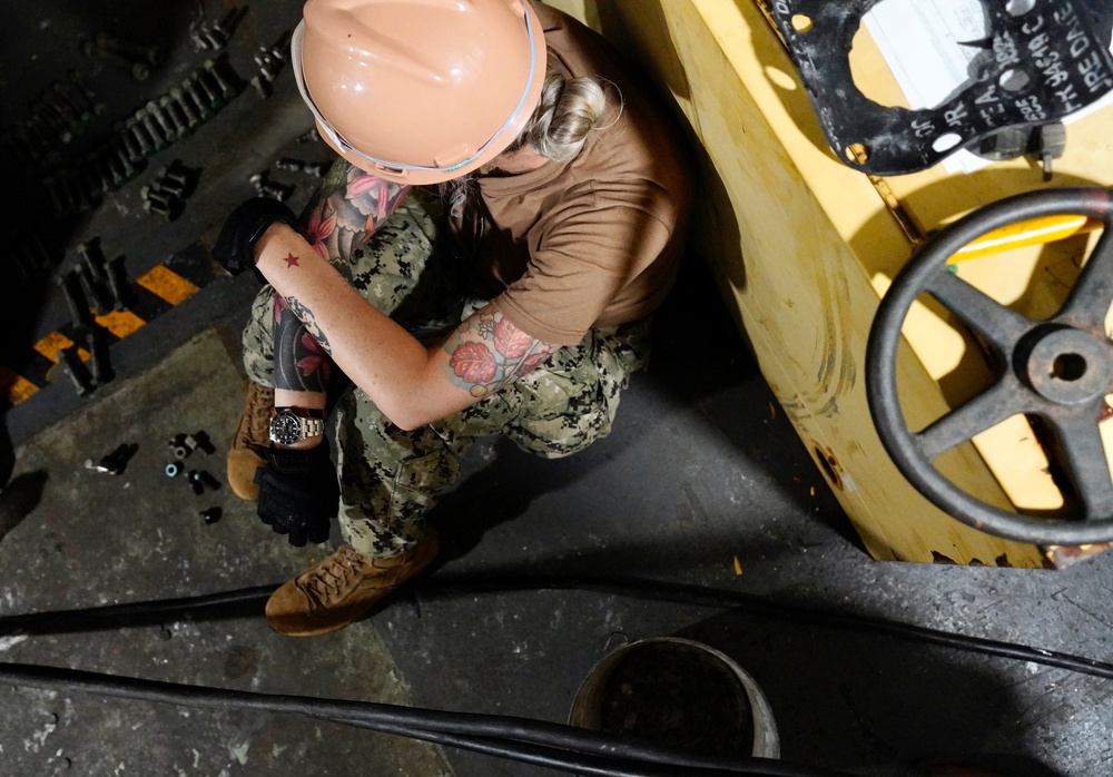 Salvage Exercise 24-001 Aboard the Decommissioned USS Tarawa