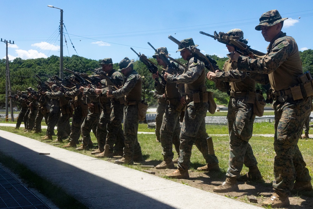 4th Marines Rehearse Speed Reloads