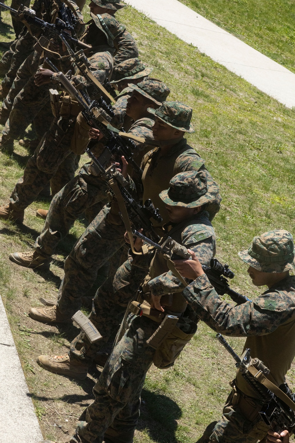 DVIDS - Images - 4th Marines Rehearse Speed Reloads [Image 3 of 6]