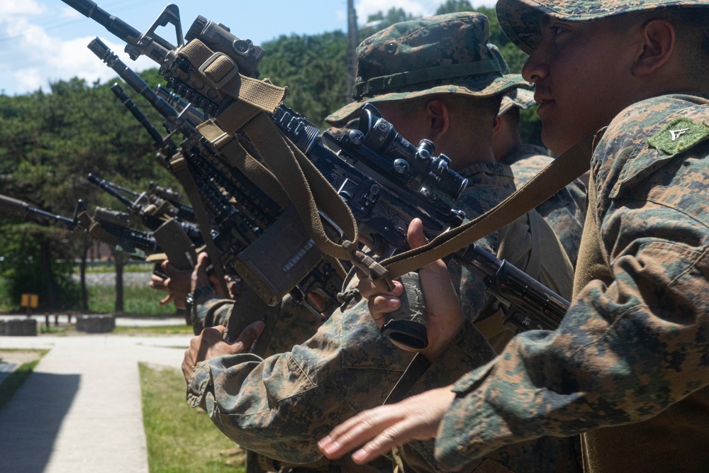 4th Marines Rehearse Speed Reloads