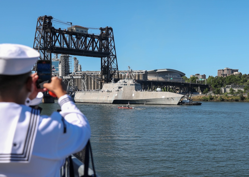 DVIDS Images Portland Fleet Week Ship Arrivals [Image 3 of 5]