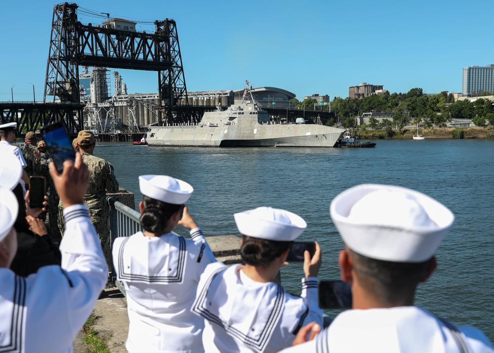 Portland Fleet Week: Ship Arrivals