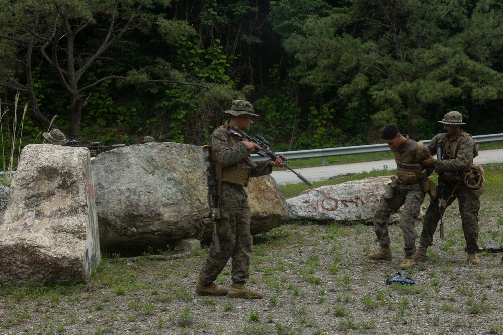 4th Marines Execute Counter-Ambush Maneuver Training