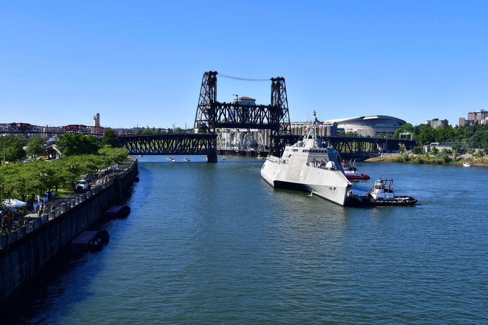 Portland Fleet Week Welcomes Ships from U.S. Navy, U.S. Coast Guard and Royal Canadian Navy