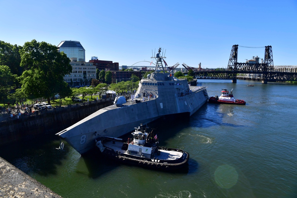 Portland Fleet Week Welcomes Ships from U.S. Navy, U.S. Coast Guard and Royal Canadian Navy