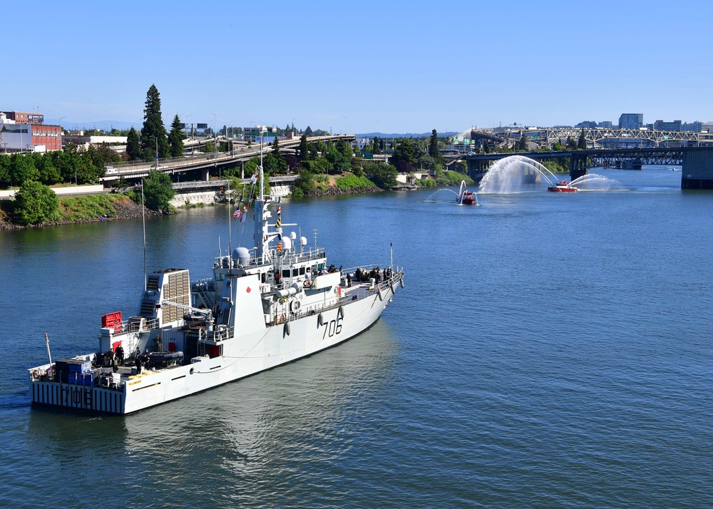 Portland Fleet Week Welcomes Ships from U.S. Navy, U.S. Coast Guard and Royal Canadian Navy