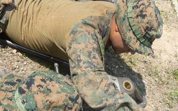 4th Marines Execute Mounting and Dismounting drills with the M240B Machine Gun