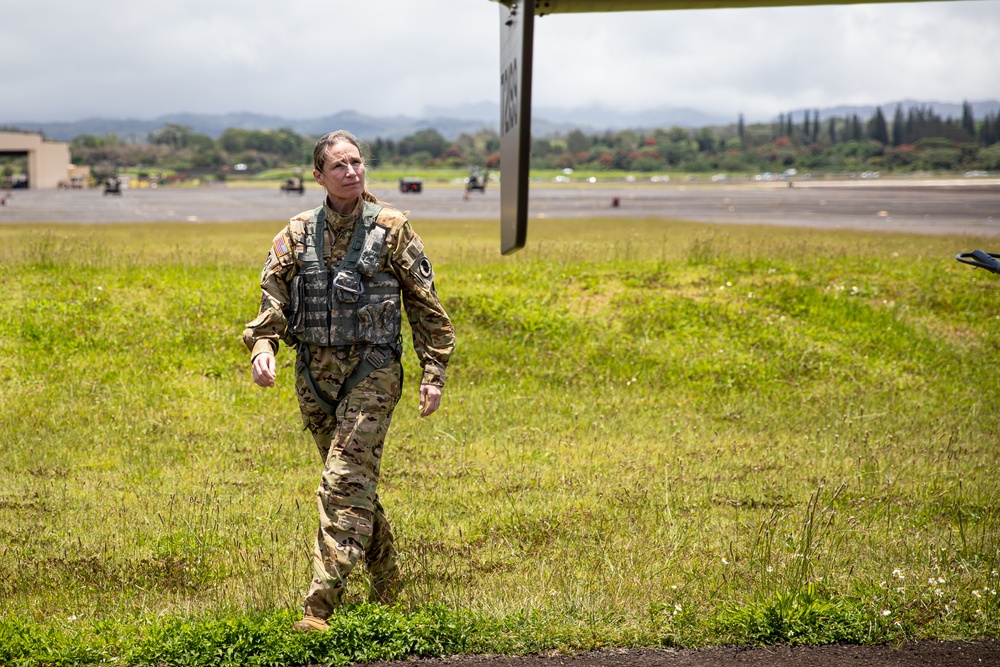 Hawaii’s Lakotas with the 3-140th Aviation Soar Through the Sky