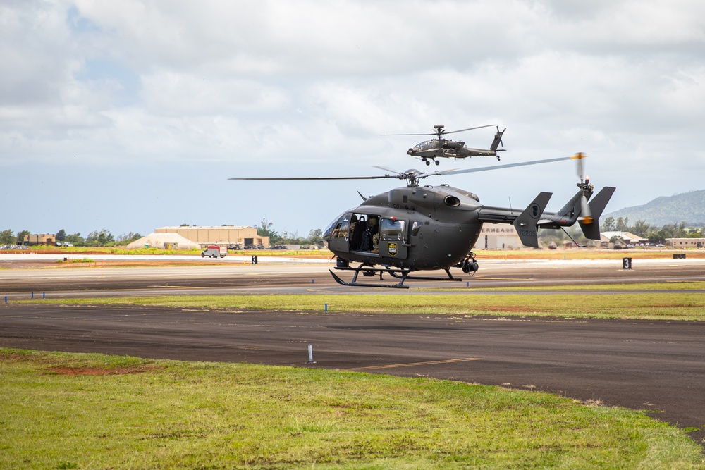 Hawaii’s Lakotas with the 3-140th Aviation Soar Through the Sky