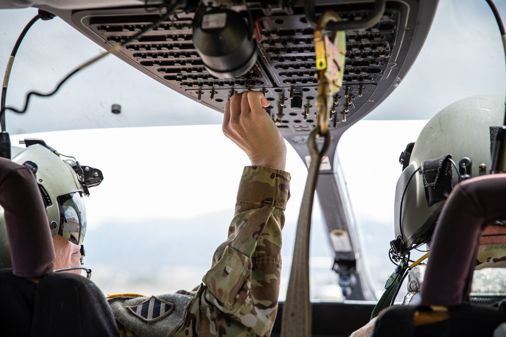 Hawaii’s Lakotas with the 3-140th Aviation Soar Through the Sky