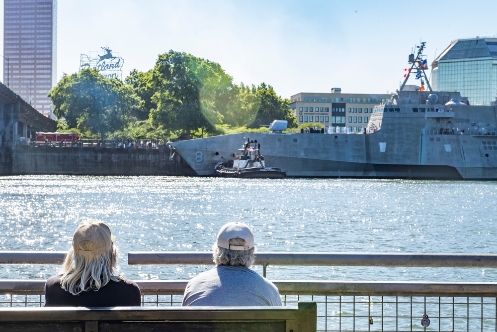 USS Montgomery Arrives For Portland Fleet Week