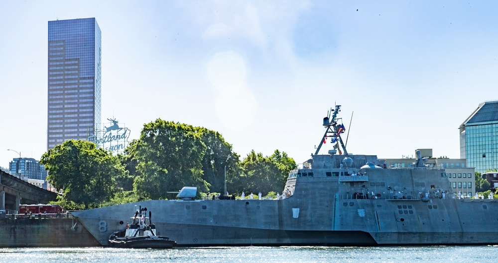 USS Montgomery Arrives For Portland Fleet Week