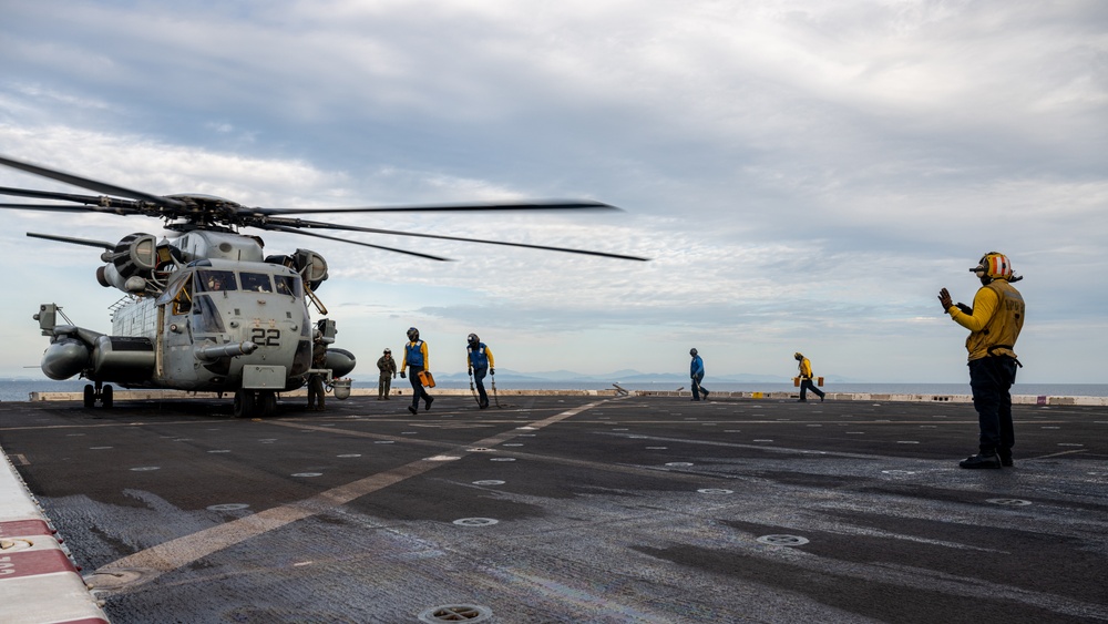Tiger Strike 24: VMM165 Refuels
