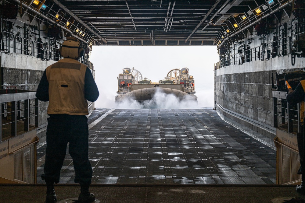 Tiger Strike 24: Malaysian Paratroopers Visit USS Somerset at Sea