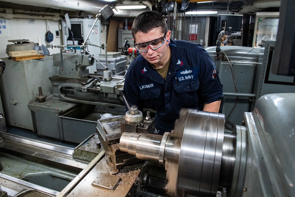 USS Ronald Reagan (CVN 76) Sailors fabricate parts in machine repair shop