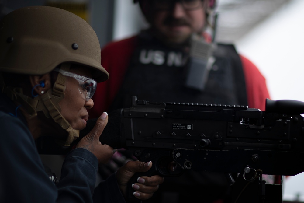 USS Tripoli CO, CMC participate in M240B gun shoot