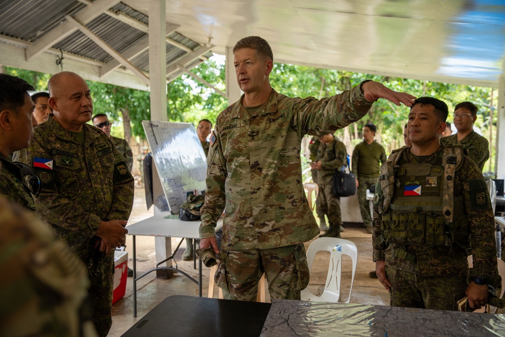 JPMRC-X | Lt. Gen. James Jarrard (DCG, USARPAC) Visit