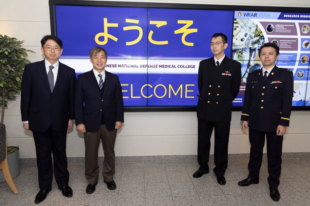 Japan National Defense Medical College visits WRAIR