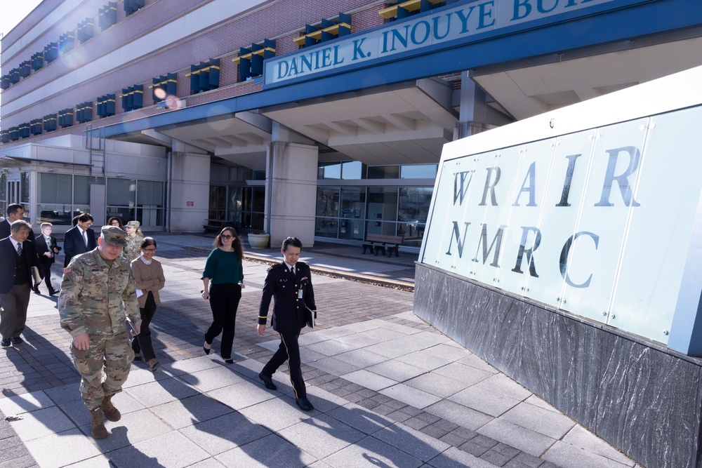 Japan National Defense Medical College Visits WRAIR