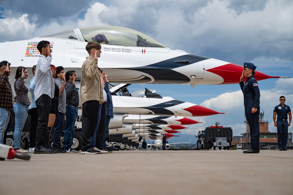 Colorado recruits participate in USAF, USSF DEP swear-in