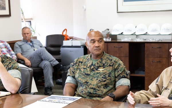 ACMC and MARFORCOM Commander visit USS Arlington (LPD 24) at NASSCO-Norfolk Shipyard