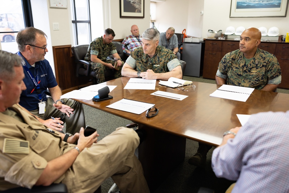 ACMC and MARFORCOM Commander visit USS Arlington (LPD 24) at NASSCO-Norfolk Shipyard