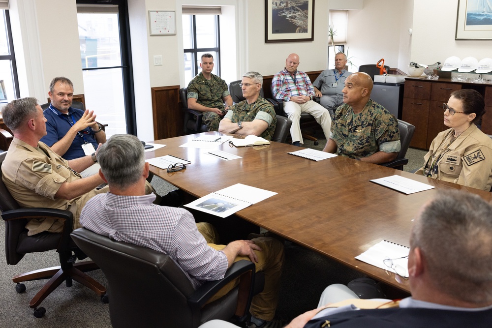 ACMC and MARFORCOM Commander visit USS Arlington (LPD 24) at NASSCO-Norfolk Shipyard