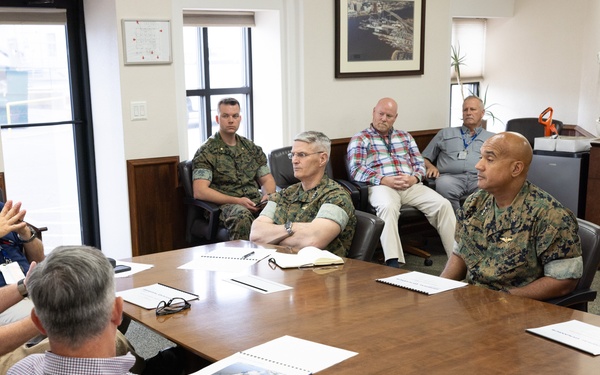 ACMC and MARFORCOM Commander visit USS Arlington (LPD 24) at NASSCO-Norfolk Shipyard