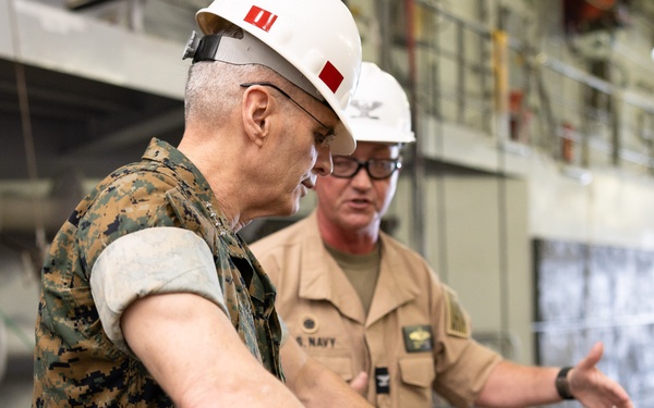 ACMC and MARFORCOM Commander visit USS Arlington (LPD 24) at NASSCO-Norfolk Shipyard