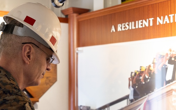 ACMC and MARFORCOM Commander visit USS Arlington (LPD 24) at NASSCO-Norfolk Shipyard