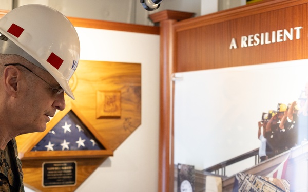 ACMC and MARFORCOM Commander visit USS Arlington (LPD 24) at NASSCO-Norfolk Shipyard