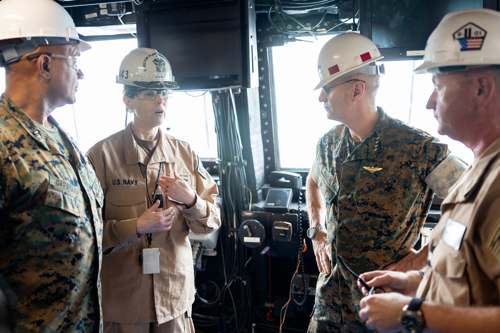 ACMC and MARFORCOM Commander visit USS Arlington (LPD 24) at NASSCO-Norfolk Shipyard