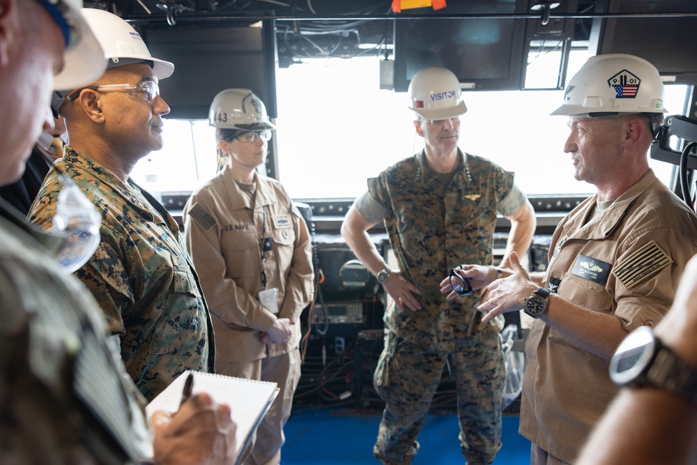 ACMC and MARFORCOM Commander visit USS Arlington (LPD 24) at NASSCO-Norfolk Shipyard