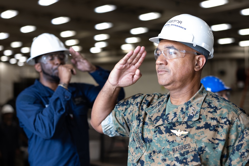 ACMC and MARFORCOM Commander visit USS Arlington (LPD 24) at NASSCO-Norfolk Shipyard