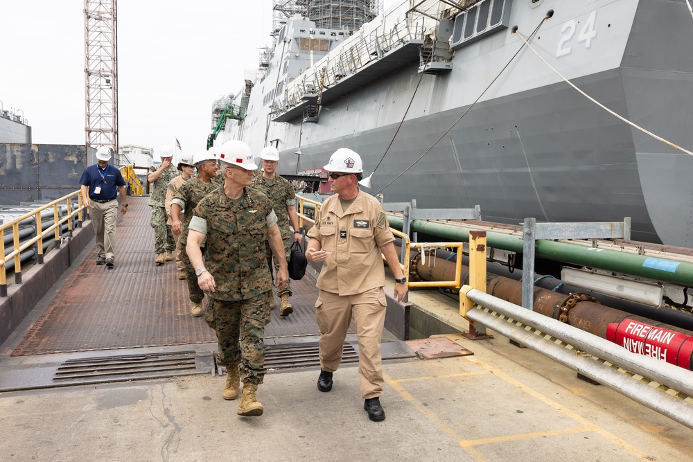 ACMC and MARFORCOM Commander visit USS Arlington (LPD 24) at NASSCO-Norfolk Shipyard