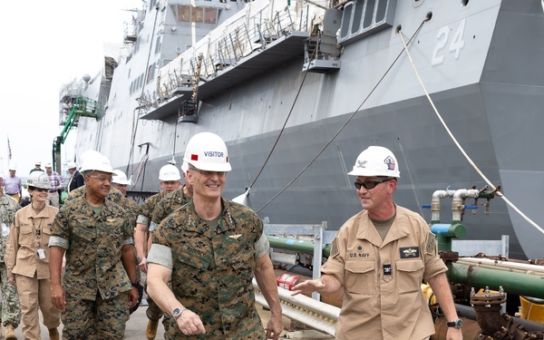 ACMC and MARFORCOM Commander visit USS Arlington (LPD 24) at NASSCO-Norfolk Shipyard