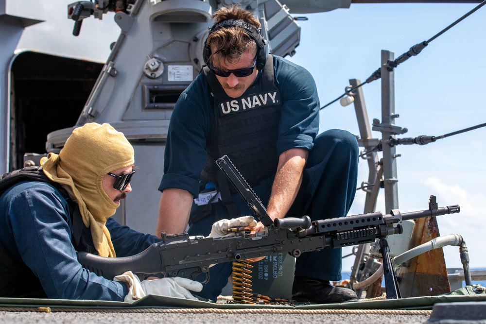 USS Russell (DDG 59) crew-served weapons shoot with commanding officer and executive officer