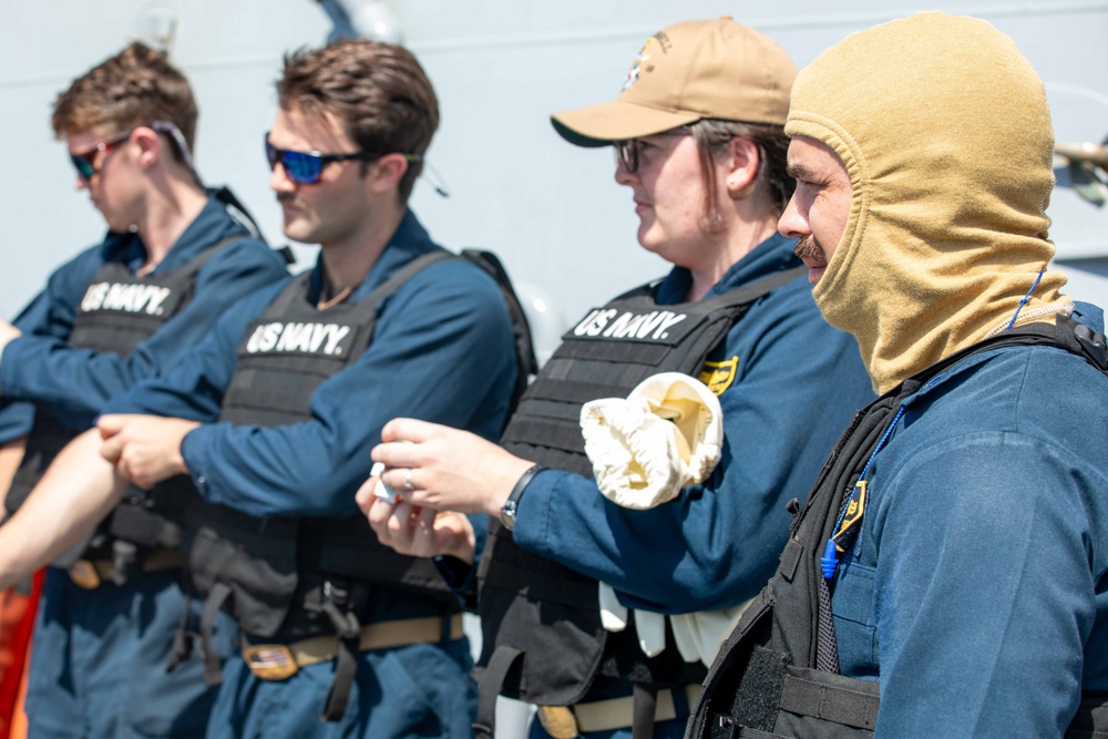 USS Russell (DDG 59) crew-served weapons shoot with commanding officer and executive officer