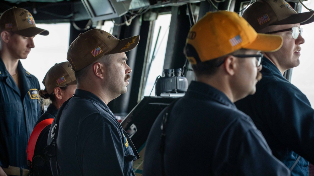 USS Russell (DDG 59) transits into the Republic of Singapore