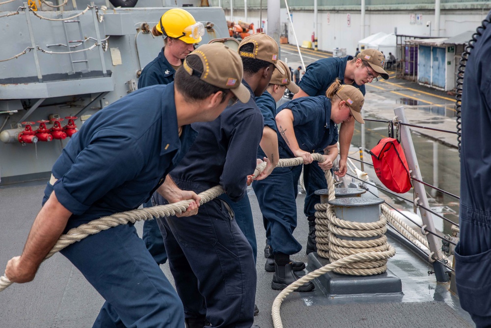 USS Russell (DDG 59) transits into the Republic of Singapore