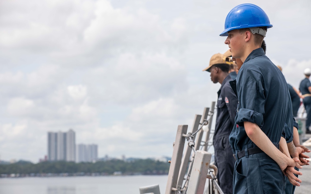 USS Russell (DDG 59) transits out of the Republic of Singapore