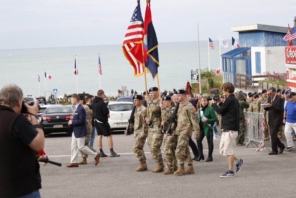 29th Infantry Soldiers visit the 29th Infantry Division Monument