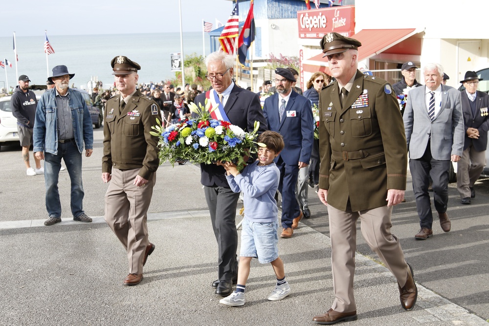 29th Infantry Soldiers visit the 29th Infantry Division Monument