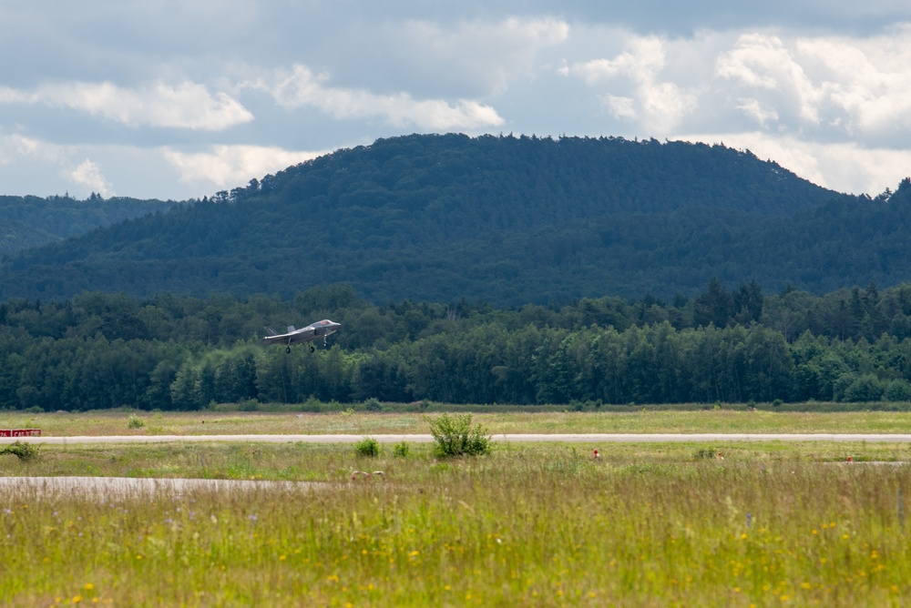 USAFE hosts first-ever basic fighter maneuver exercise at Ramstein