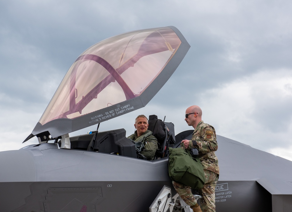 USAFE hosts first-ever basic fighter maneuver exercise at Ramstein