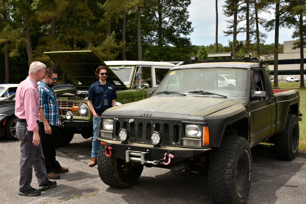 Hot meals and hot wheels: Arnold AFB CGOC hosts annual Auto Show &amp; Burger Burn