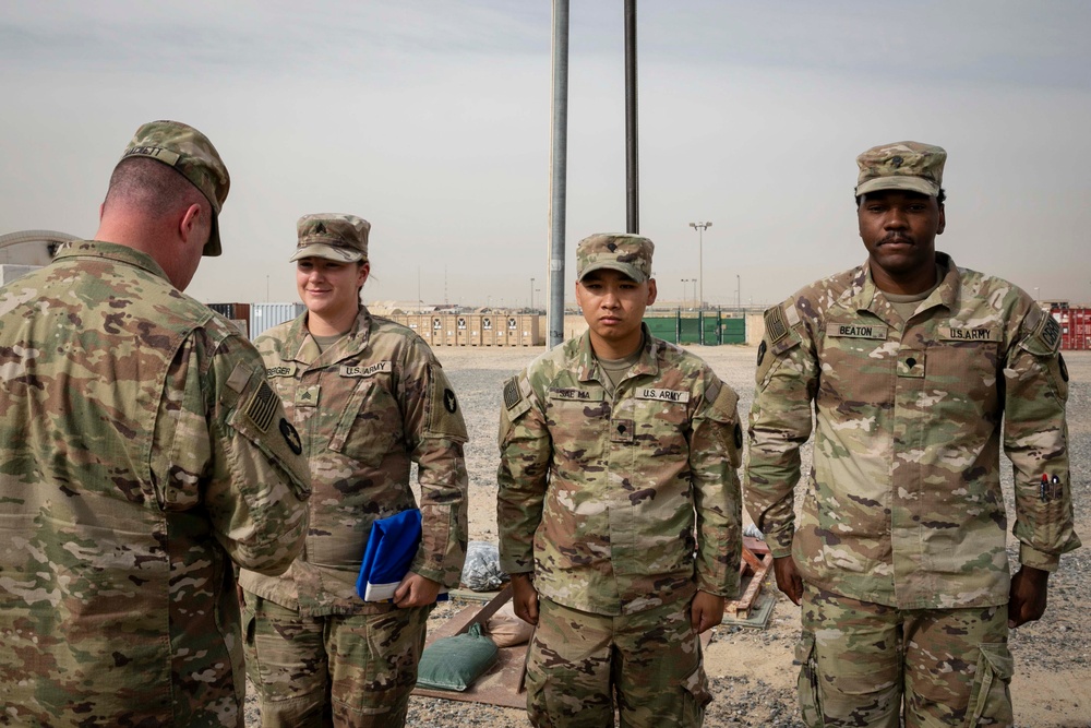 Soldiers raise new Minnesota Flag for the first time