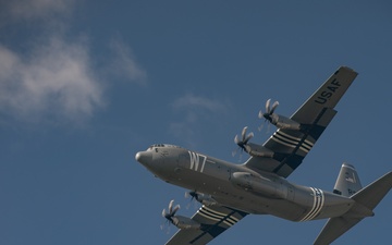 General Hecker honors C-47 Aircrews in Picauville