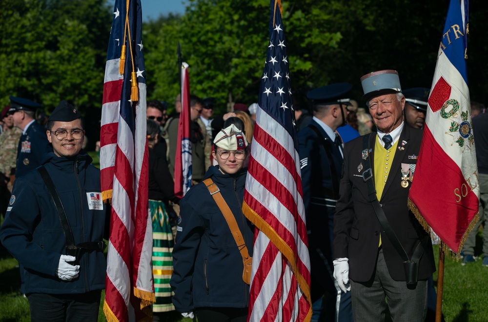 General Hecker honors C-47 Aircrews in Picauville